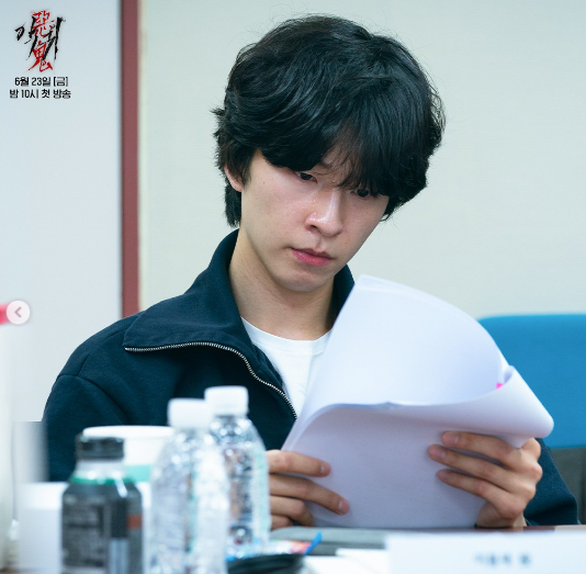 Hong Kyung. (instagram/@sbsdrama.official)